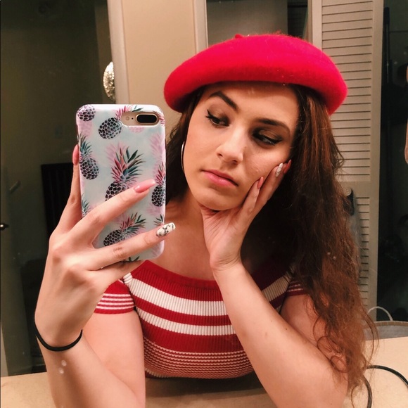 Meet your Posher, Anastasia - Picture 1 of 1